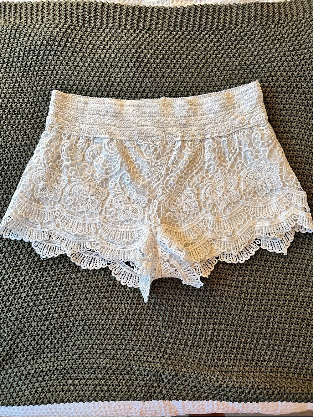 Lace Shorts in White Like New